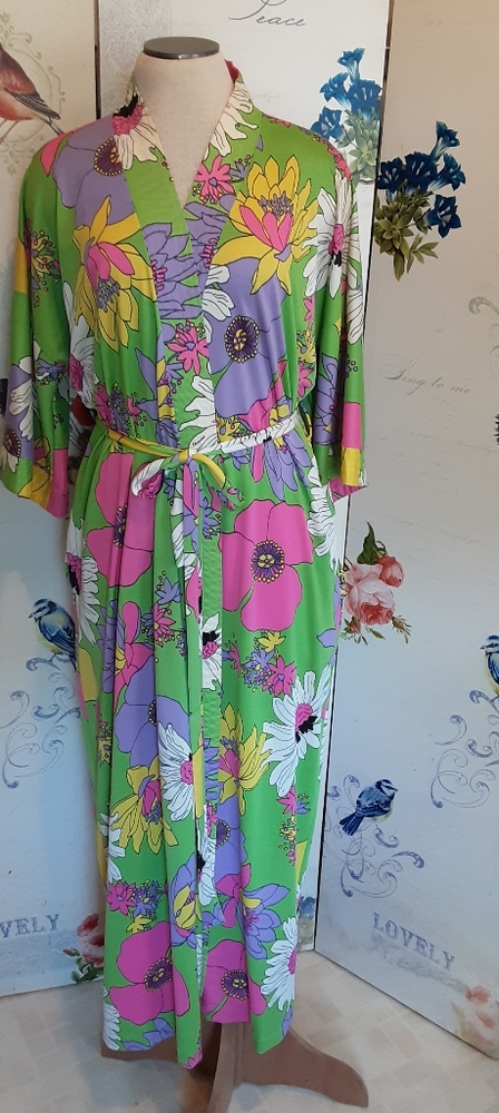 True Vintage Robe. - Picture 3 of 8